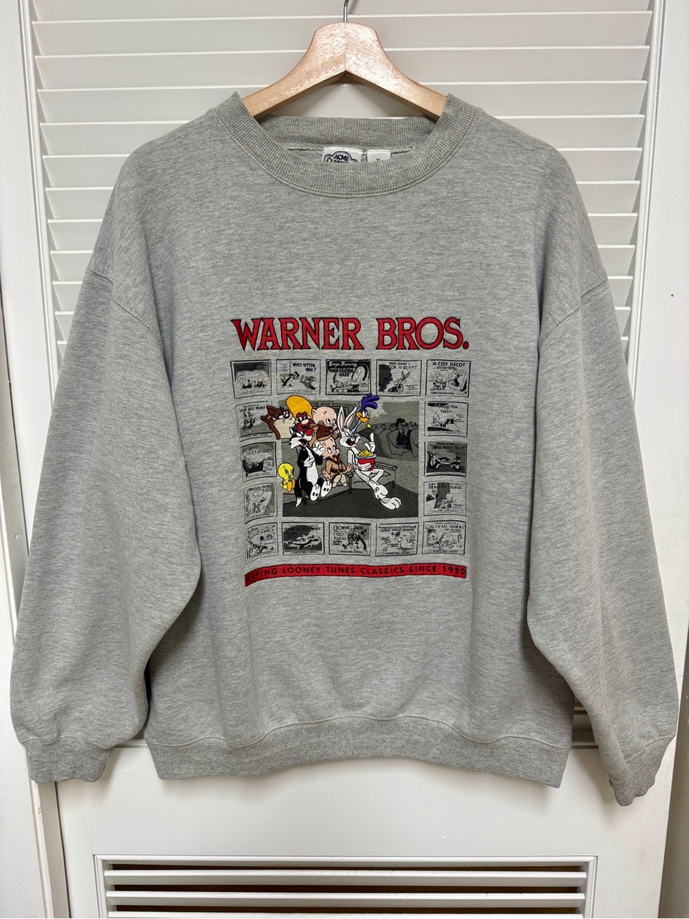 Vintage 90s Warner Bros Looney Tunes Embroidered Crewneck